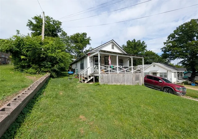 1st image of 1112 N Spring St, Harrison, AR 72601 | MLS# 1357824