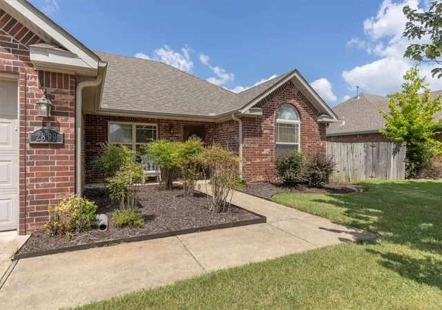 2nd image of 2899 N Hay Meadows Ave, Fayetteville, AR 72704 | MLS# 1357790