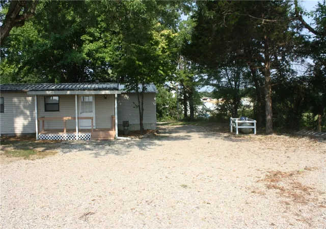 Photo 3 of Manufactured home for sale at 4223 N Highway 5, Mountain Home, AR 72653 | MLS# 1357828 | Listing updated on 2026-10-11