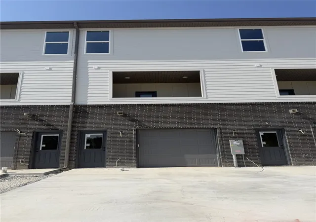 3rd image of 4237 W Sardinia Wy #4, Fayetteville, AR 72704 | MLS# 1357830