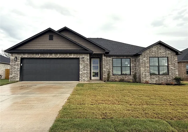 Photo 1 of Single family home for sale at 1318 Big Oak Dr, Alma, AR 72921 | MLS# 1357946 | Listing updated on 2026-10-07