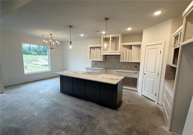 Photo 3 of Single family home for sale at 1318 Big Oak Dr, Alma, AR 72921 | MLS# 1357946 | Listing updated on 2026-10-07