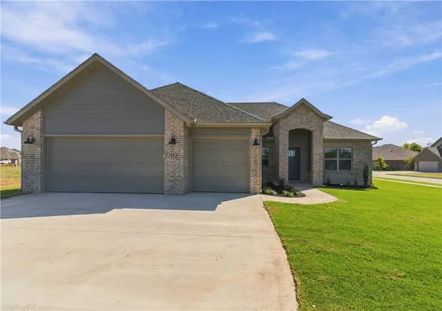 Photo 1 of Single family home for sale at 112 N Box Turtle Ave, Farmington, AR 72730 | MLS# 1357892 | Listing updated on 2026-10-09