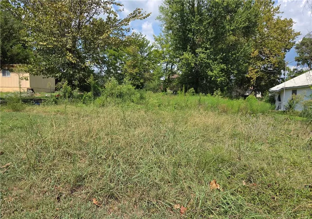 2nd image of 1222 W Sevier St, Clarksville, AR 72830 | MLS# 1358160