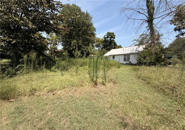 5th image of 1222 W Sevier St, Clarksville, AR 72830 | MLS# 1358160