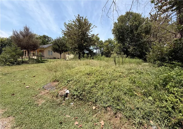 8th image of 1222 W Sevier St, Clarksville, AR 72830 | MLS# 1358160