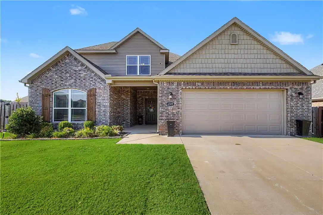 Single family home for sale at 4309 W Havana Ave, Fayetteville, AR 72704 | MLS# 1358526