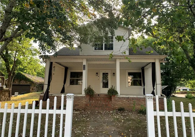 Photo 2 of Single family home for sale at 218 Kate Smith St, Prairie Grove, AR 72753 | MLS# 1358067 | Listing updated on 2026-10-11
