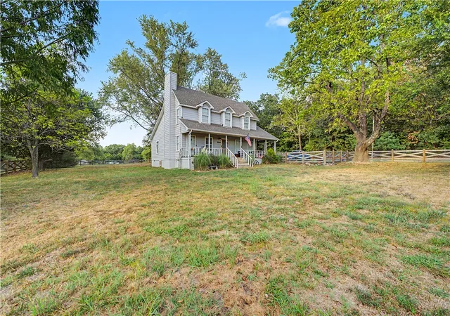 Photo 4 of Single family home for sale at 14410 Bethlehem Rd, Gravette, AR 72736 | MLS# 1358868 | Listing updated on 2026-10-11
