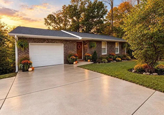 Photo 1 of Single family home for sale at 69 Leatherwood Dr, Holiday Island, AR 72631 | MLS# 1358990 | Listing updated on 2026-09-30
