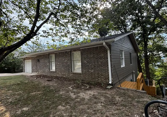 Photo 3 of Single family home for sale at 69 Leatherwood Dr, Holiday Island, AR 72631 | MLS# 1358990 | Listing updated on 2026-09-30