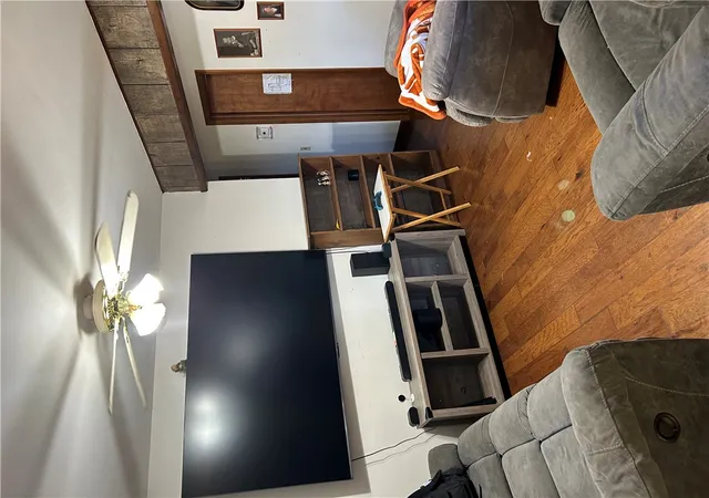 Photo 3 of Single family home for sale at 425 Nw Walker St, Gentry, AR 72734 | MLS# 1359018 | Listing updated on 2026-10-10