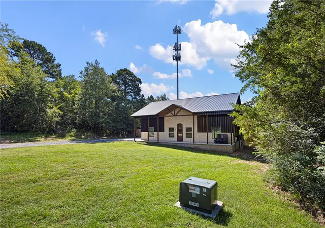 Photo 3 of Single family home for sale at 401 Mountain View Ct, Russellville, AR 72802 | MLS# 1358994 | Listing updated on 2026-08-27