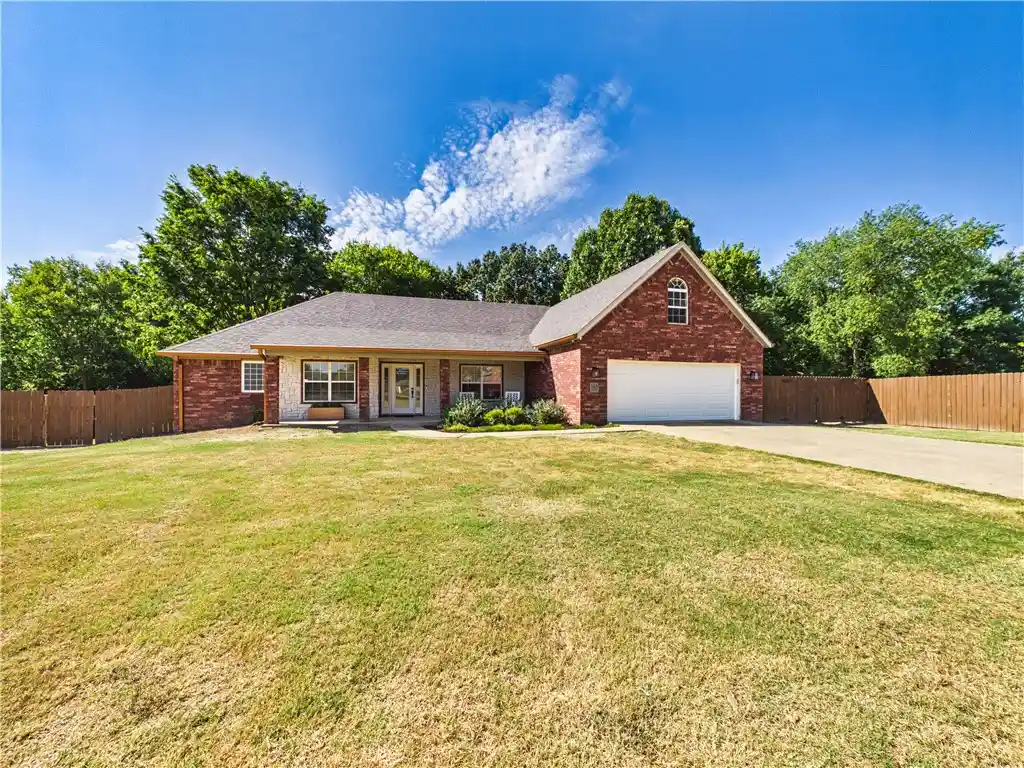 Single family home for sale at 143 Pueblo Dr, Rogers, AR 72756 | MLS# 1358204