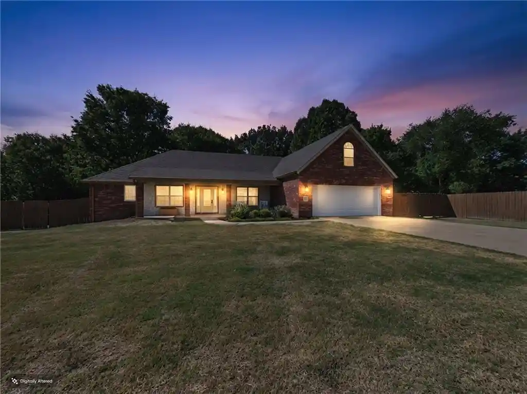 Single family home for sale at 143 Pueblo Dr, Rogers, AR 72756 | MLS# 1358204