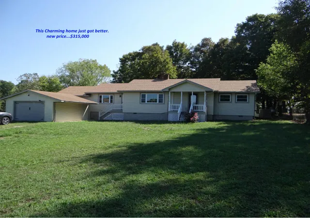 Single family home for sale at 323 W Shipley Ln, Winslow, AR 72959 | MLS# 1359375