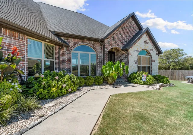 2nd image of 113 Doering Cir, Pea Ridge, AR 72751 | MLS# 1359344