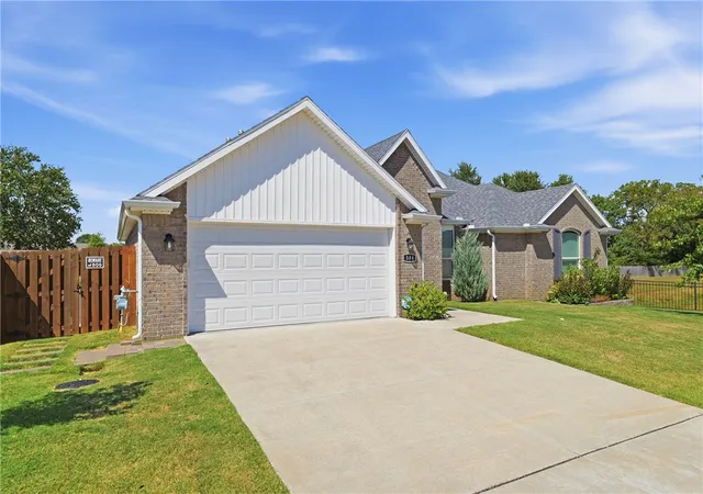 Photo 2 of Single family home for sale at 384 Tyler Rd, Farmington, AR 72730 | MLS# 1359453 | Listing updated on 2026-08-27