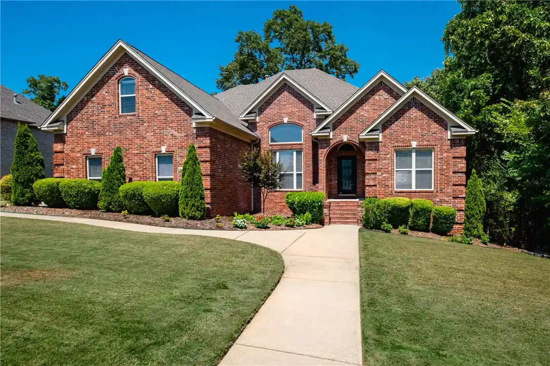Photo 1 of Single family home for sale at 136 Manitou Dr, Maumelle, AR 72113 | MLS# 1359544 | Listing updated on 2026-10-23
