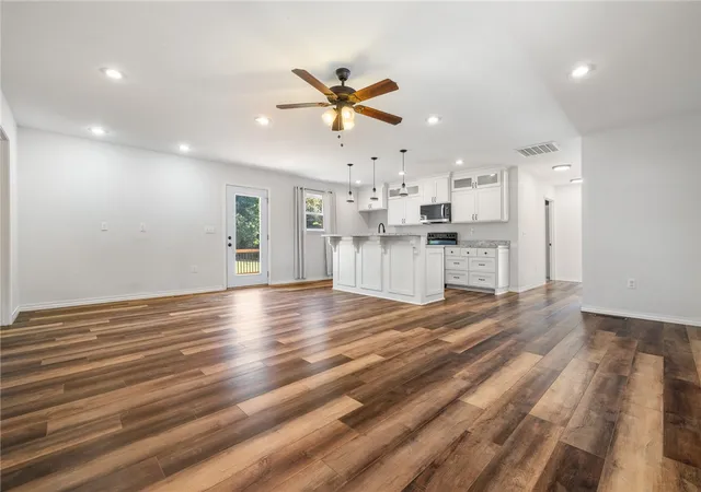 Photo 4 of Single family home for sale at 622 Church Ave, Berryville, AR 72616 | MLS# 1359180 | Listing updated on 2026-10-06
