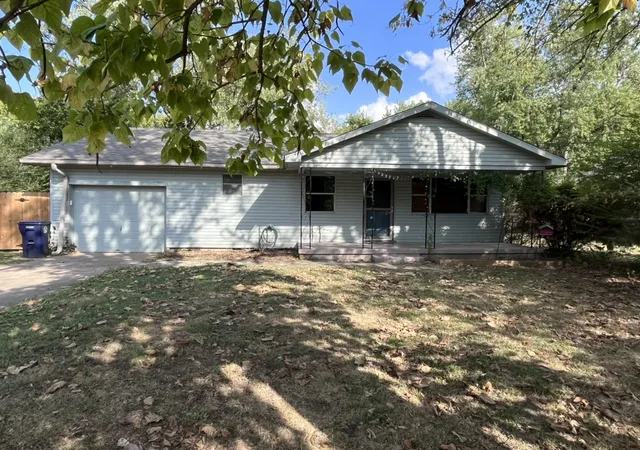 Photo 1 of Single family home for sale at 209 S Neal St, Prairie Grove, AR 72753 | MLS# 1359876 | Listing updated on 2026-10-10