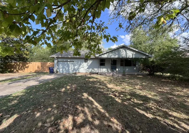 Photo 2 of Single family home for sale at 209 S Neal St, Prairie Grove, AR 72753 | MLS# 1359876 | Listing updated on 2026-10-10