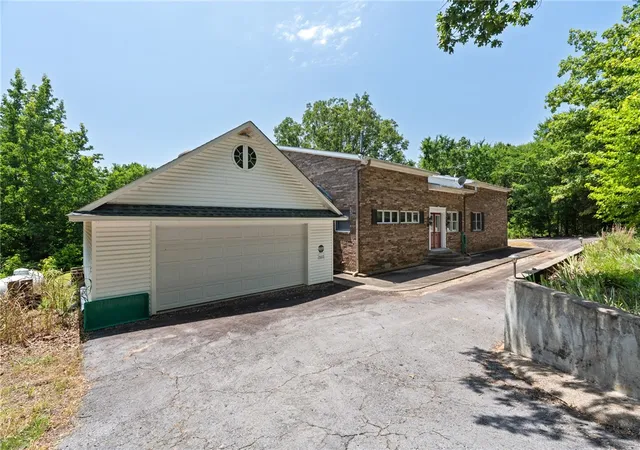 1st image of 846 E Rumpus Ridge, Mountainburg, AR 72946 | MLS# 1360056