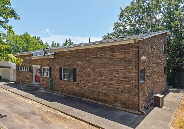 Photo 3 of Sale Pending at 846 E Rumpus Ridge, Mountainburg, AR 72946 | MLS# 1360056 | Listing updated on 2026-09-16