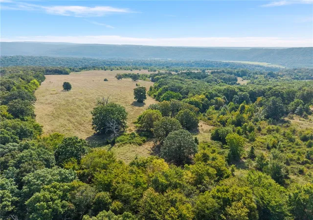 5th image of 11600 Overlook Tr, Mountainburg, AR 72946 | MLS# 1360057
