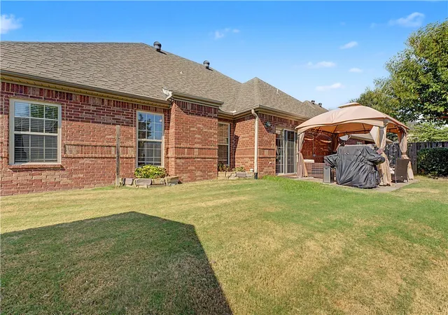 4th image of 5310 S Stone Bay Cir, Rogers, AR 72758 | MLS# 1359995