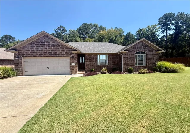 Photo 1 of Sale Pending at 4000 N Hartford Ave, Russellville, AR 72802 | MLS# 1360070 | Listing updated on 2026-08-27