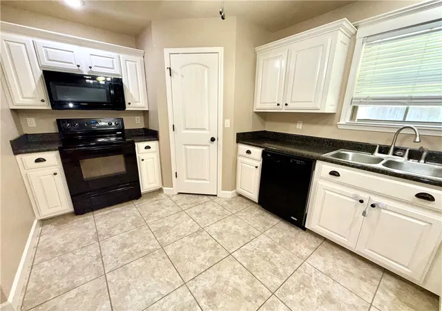 Photo 4 of Sale Pending at 4000 N Hartford Ave, Russellville, AR 72802 | MLS# 1360070 | Listing updated on 2026-08-27