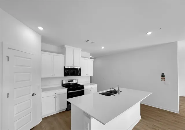 Photo 2 of Single family home for sale at 555 Oklahoma St, Farmington, AR 72730 | MLS# 1360075 | Listing updated on 2026-08-26