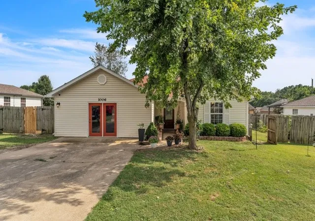 Photo 4 of Single family home for sale at 1006 E Longview Dr, Rogers, AR 72756 | MLS# 1360100 | Listing updated on 2026-08-26