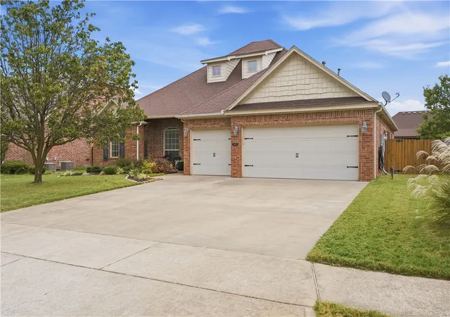 Photo 1 of Single family home for sale at 4005 Sw Banbury Dr, Bentonville, AR 72713 | MLS# 1360049 | Listing updated on 2026-10-08