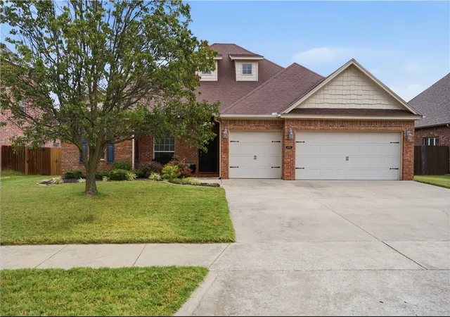Photo 2 of Single family home for sale at 4005 Sw Banbury Dr, Bentonville, AR 72713 | MLS# 1360049 | Listing updated on 2026-10-08