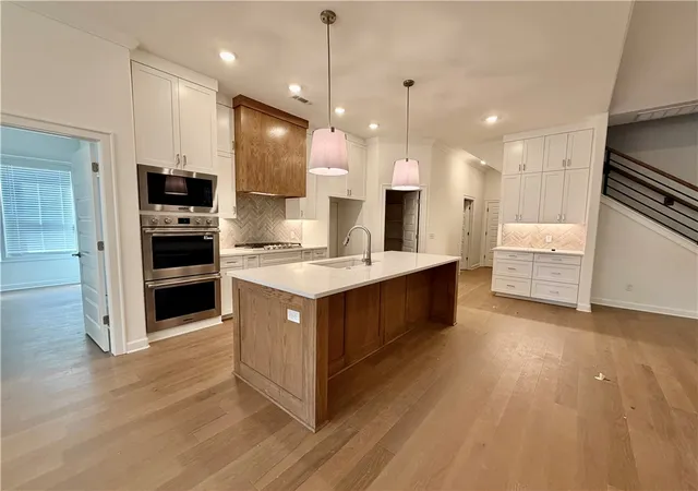 2nd image of 2552 N Crossover Rd, Fayetteville, AR 72703 | MLS# 1360127