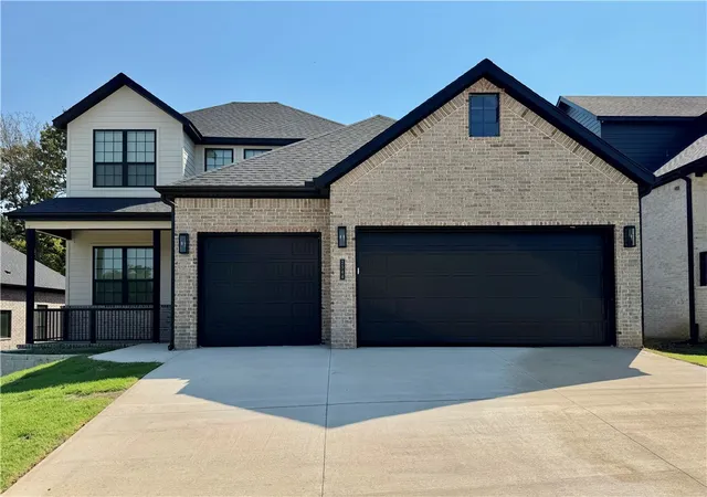 1st image of 2544 N Crossover Rd, Fayetteville, AR 72703 | MLS# 1360122