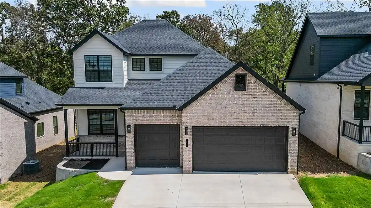 Photo 1 of Single family home for sale at 2544 N Crossover Rd, Fayetteville, AR 72703 | MLS# 1360122 | Listing updated on 2026-10-26