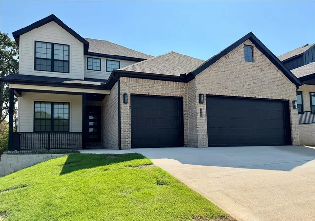 2nd image of 2544 N Crossover Rd, Fayetteville, AR 72703 | MLS# 1360122