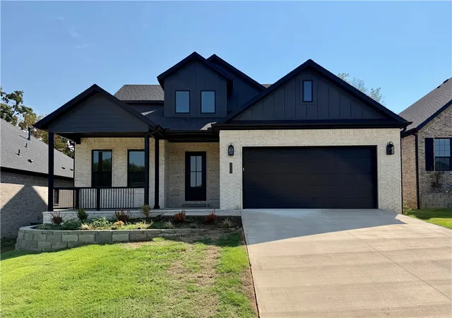 1st image of 2532 N Crossover Rd, Fayetteville, AR 72703 | MLS# 1360108