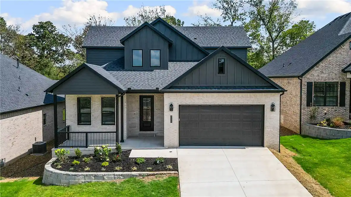 Photo 1 of Single family home for sale at 2532 N Crossover Rd, Fayetteville, AR 72703 | MLS# 1360108 | Listing updated on 2026-10-26