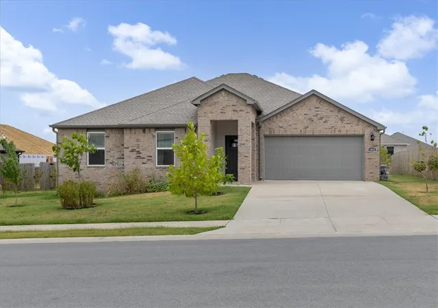 Photo 1 of Single family home for sale at 1022 Emerald St, Prairie Grove, AR 72753 | MLS# 1360016 | Listing updated on 2026-08-27