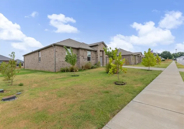 Photo 3 of Single family home for sale at 1022 Emerald St, Prairie Grove, AR 72753 | MLS# 1360016 | Listing updated on 2026-08-27