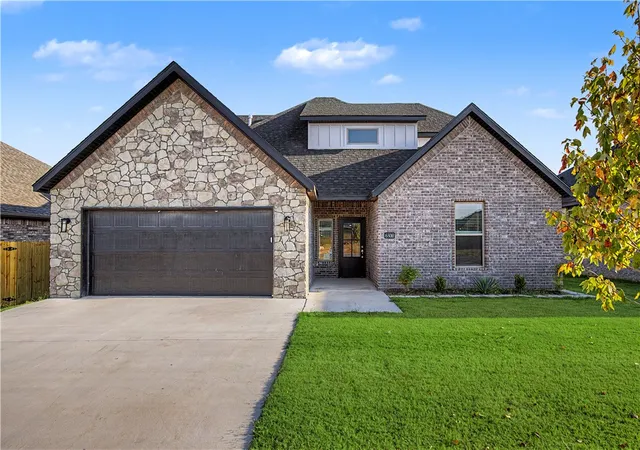 Photo 1 of Single family home for sale at 6800 Sw High Meadow Blvd, Bentonville, AR 72713 | MLS# 1360169 | Listing updated on 2026-08-27