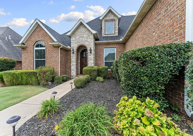 2nd image of 5404 S Braebourne Rd, Rogers, AR 72758 | MLS# 1360042