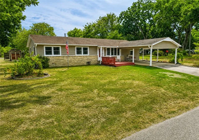 Photo 1 of Single family home for sale at 201 W 1st St, Pineville, MO 64856 | MLS# 1360201 | Listing updated on 2026-08-27