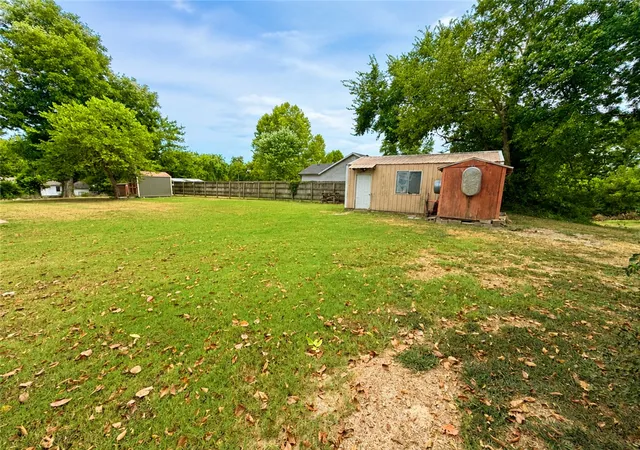 Photo 25 of Single family home for sale at 201 W 1st St, Pineville, MO 64856 | MLS# 1360201 | Listing updated on 2026-08-27