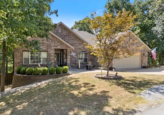 2nd image of 24 Boxford Dr, Bella Vista, AR 72715 | MLS# 1360172