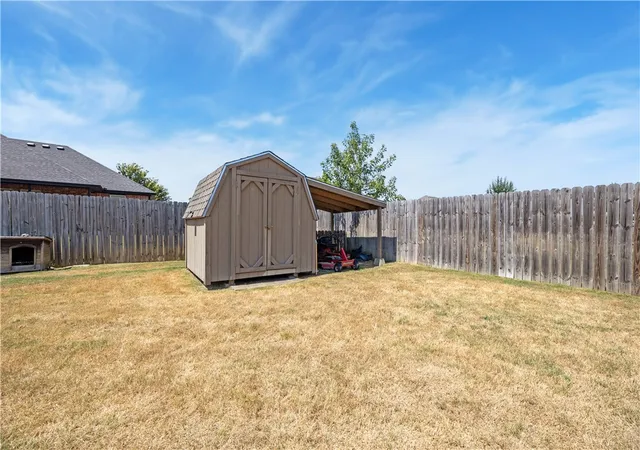 20th image of 1855 S Harding Pl, Fayetteville, AR 72701 | MLS# 1359965